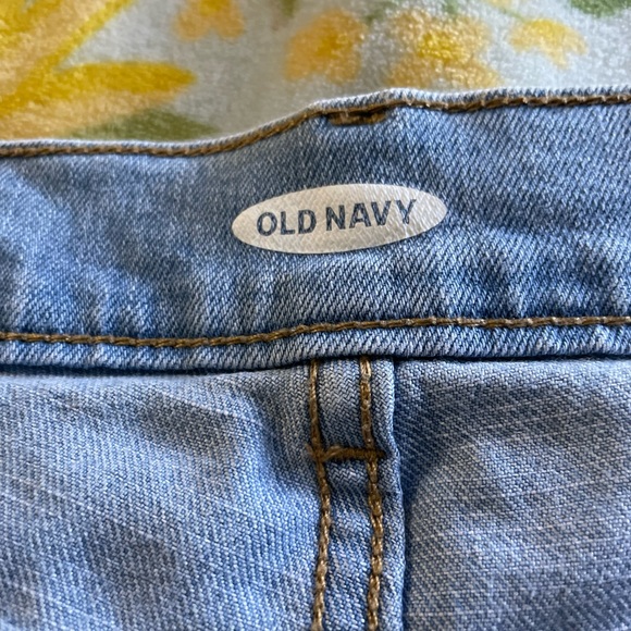 Shorts - Picture 2 of 3